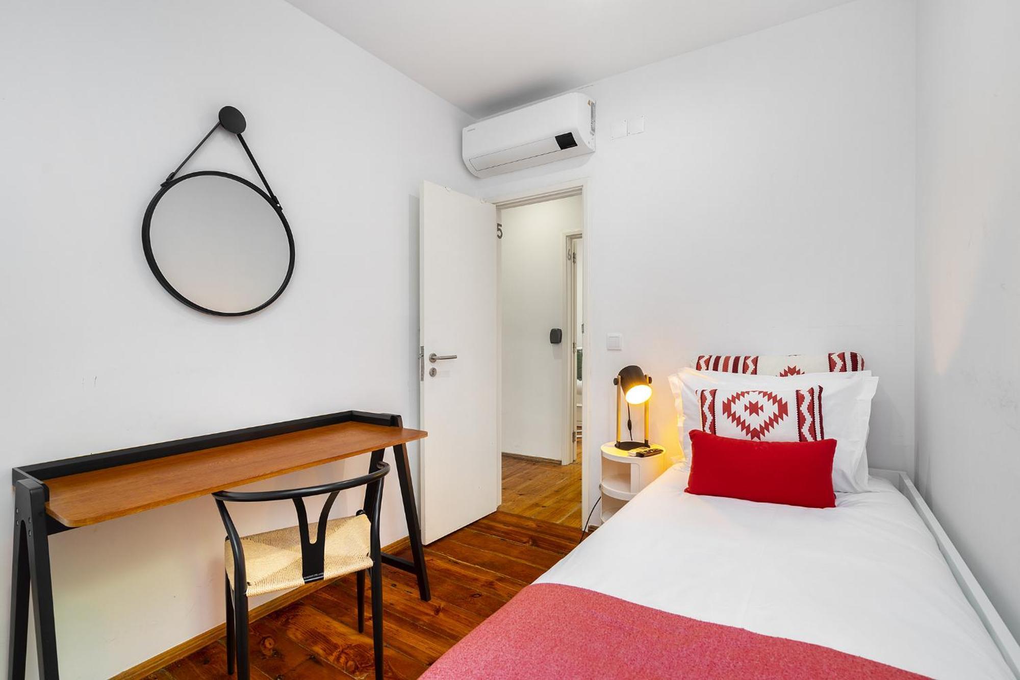 Casa de hóspedes Whome Urban Tech Retreat, Modern Hubs For Remote Living Lisboa